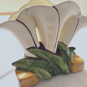 Reproduction of McCoy Triple Cala Lily Pottery Planter by Antique Reflections